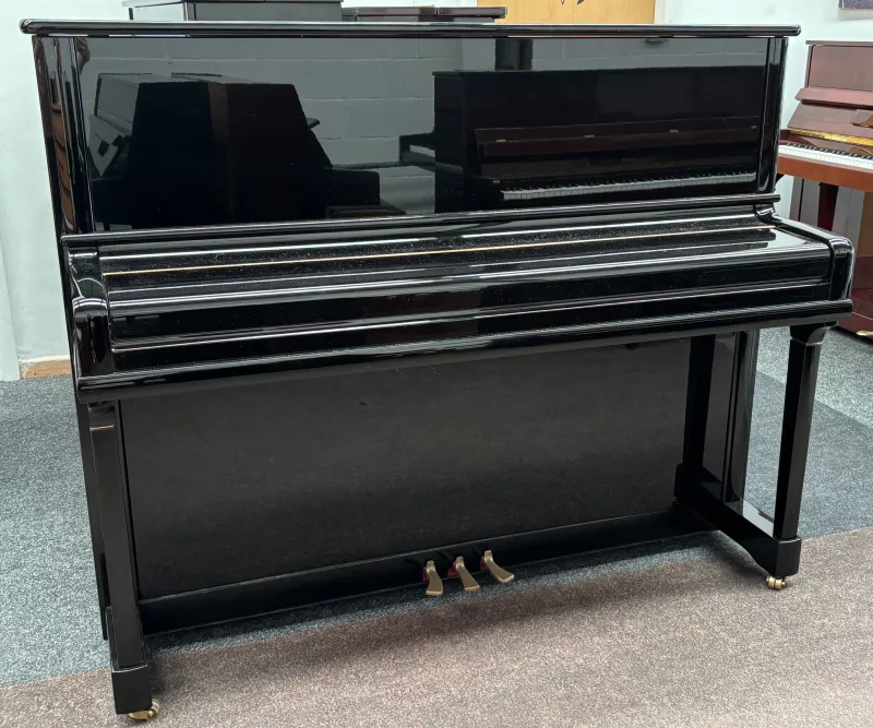 Cuộc Chiến Vô Thanh": Đánh Giá Ngầm Các Hãng Piano "OEM" Đứng Sau Thương Hiệu Lừng Danh