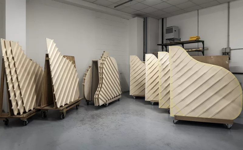 Giải Mã "Hồ Sơ Sức Khỏe" Piano Cũ: Từ Vết Sước Đến Âm Sắc, Mua Đàn Bằng Mắt Thợ