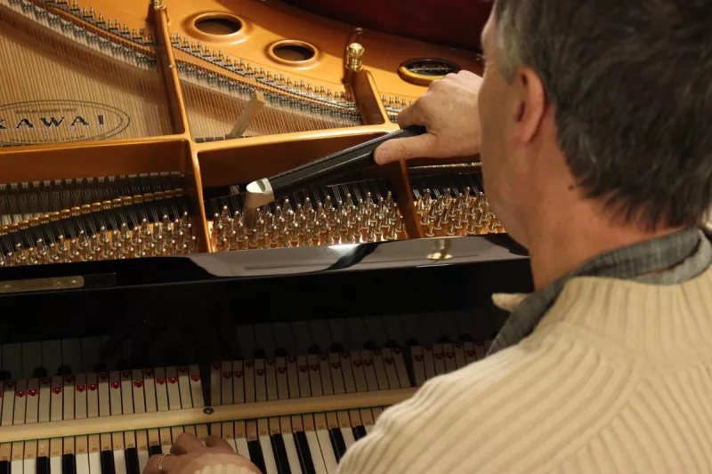 Ngừng "Phẫu Thuật" Piano! Hướng Dẫn Tối Ưu Môi Trường Sống Để Đàn Luôn Khỏe Mạnh