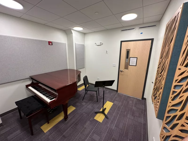 Piano Cơ "Ẩn Mình": Khám phá Tiềm năng Từ Các Thương Hiệu Ít Được Biết Đến