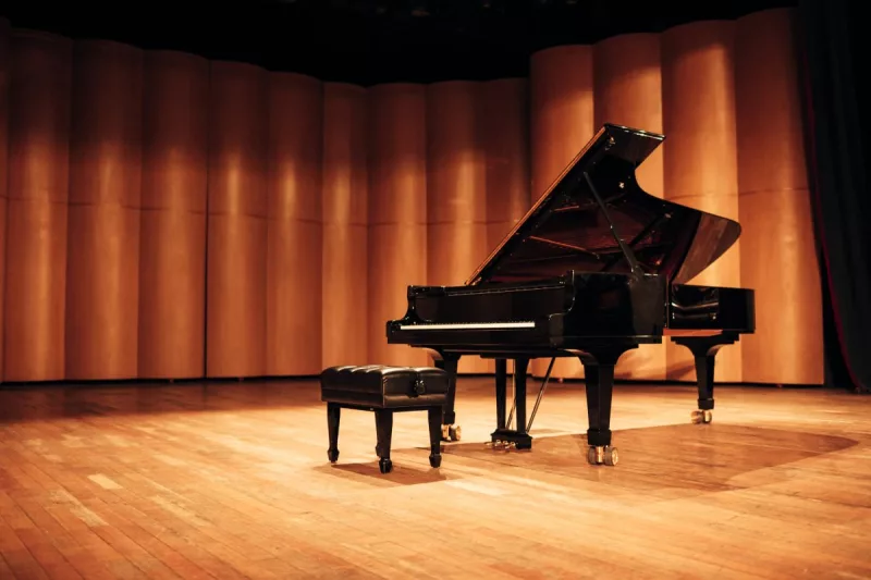 Piano Cơ Đàn Ông: Bóc Tách Sức Mạnh & Phong Cách Âm Nhạc Cá Tính Từ Kích Cỡ Đến Chất Liệu